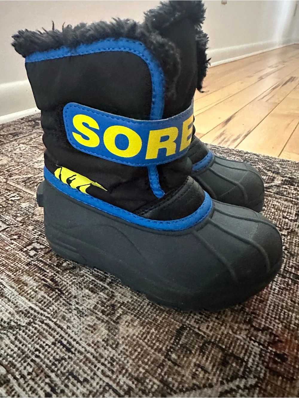 SOREL toddler boy snow boots. Toddler size 9